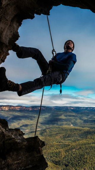 Wentworth Falls Abseil near Katoomba in the Blue Mountains