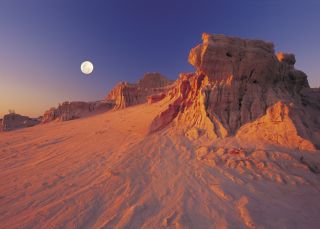 Walls of China in Mungo National Park - Outback NSW